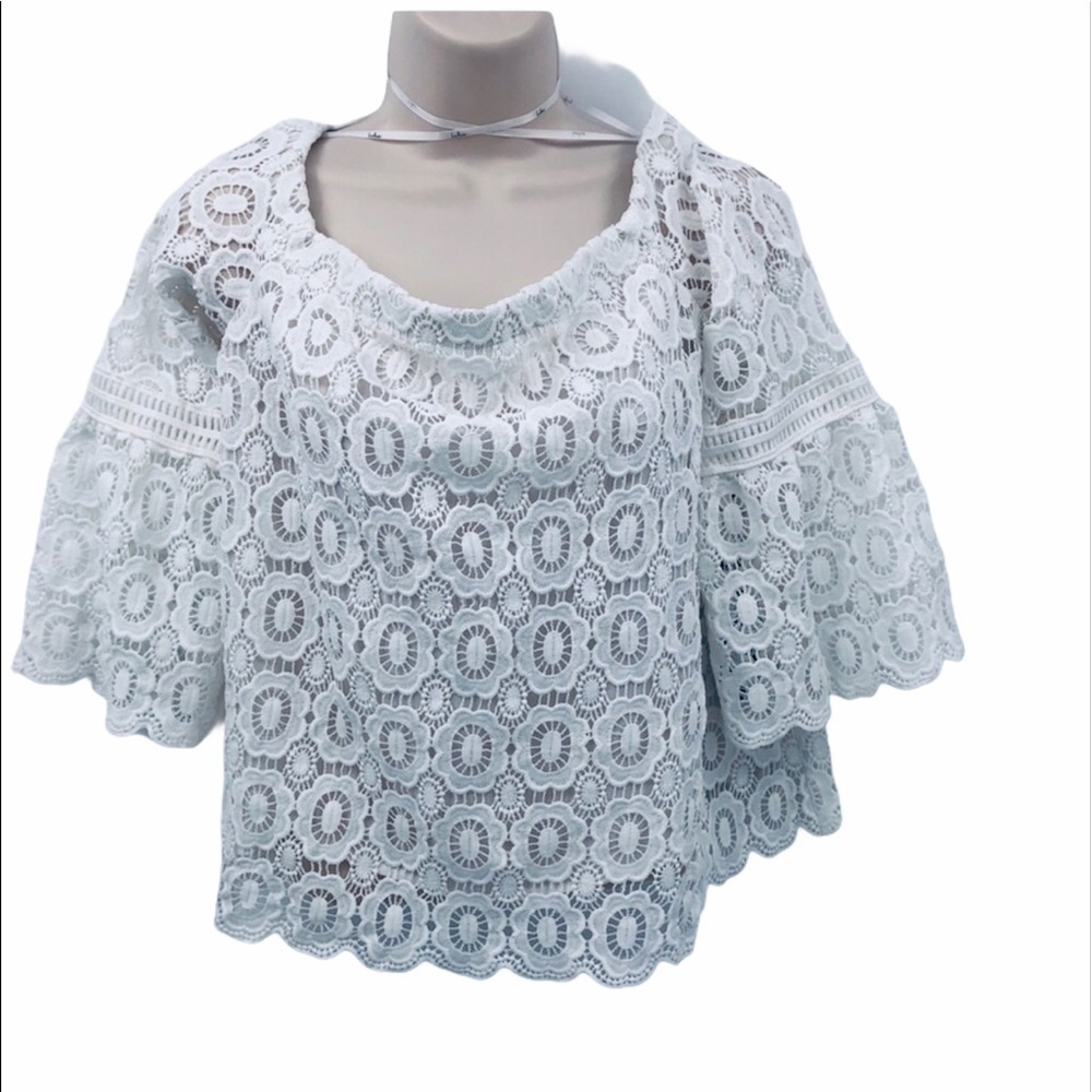 Lulus Women’s white off the shoulder Lace blouse‎ L